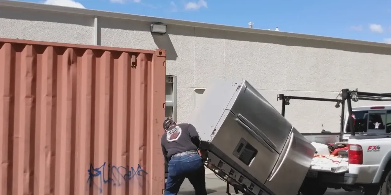 Careful hands, smooth move